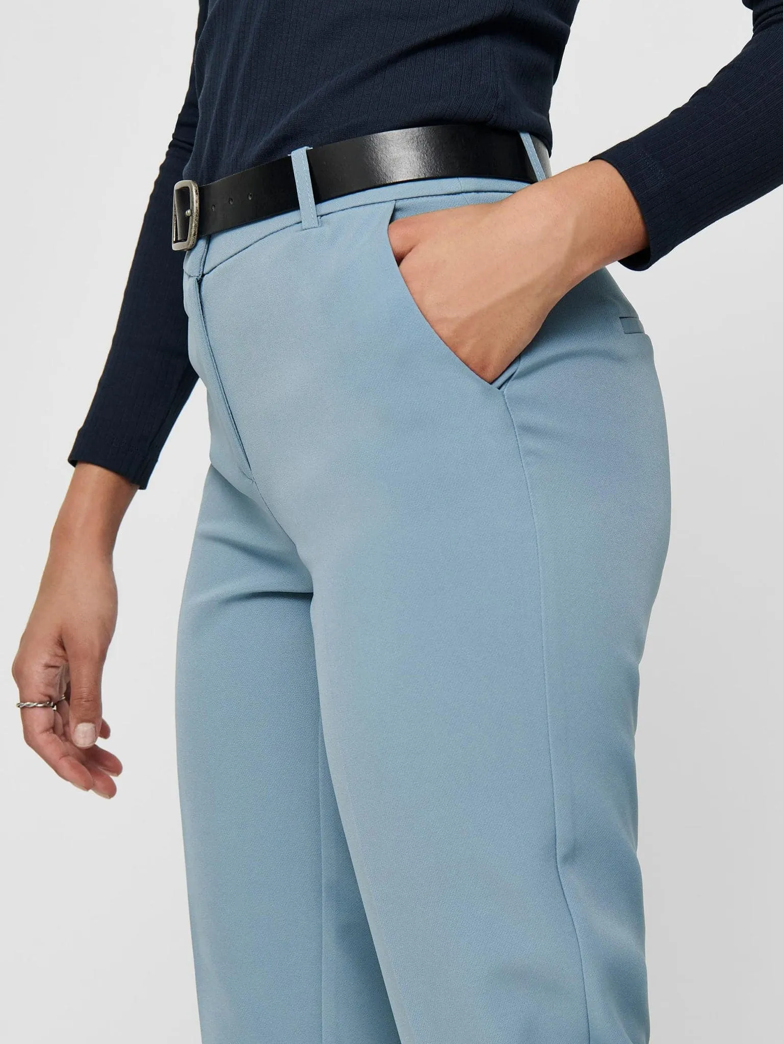 Γυναικείο παντελόνι ONLVILDA-ASTRID MW CIGARETTE PANT 15191526 | 15191526