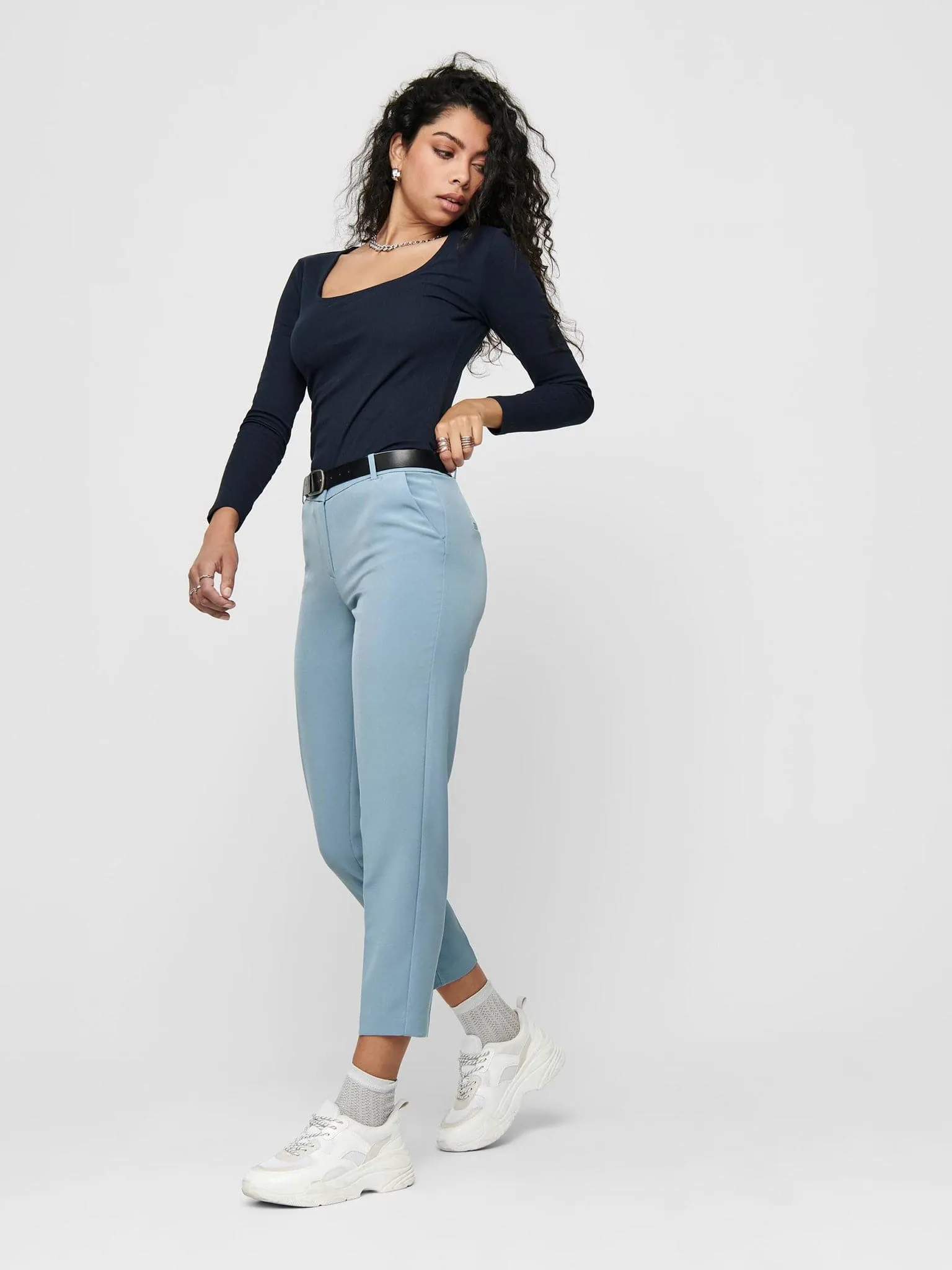 Γυναικείο παντελόνι ONLVILDA-ASTRID MW CIGARETTE PANT 15191526 | 15191526